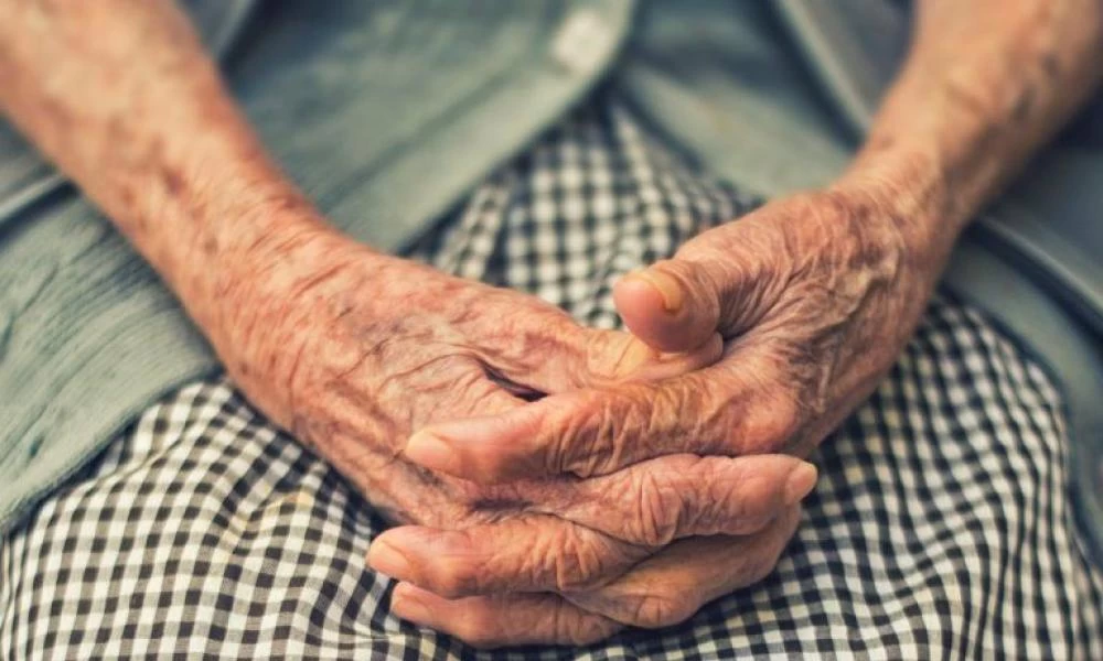 Θεσσαλονίκη: Γιαγιά -μαχήτρια 103 ετών νίκησε τον κορονοϊό